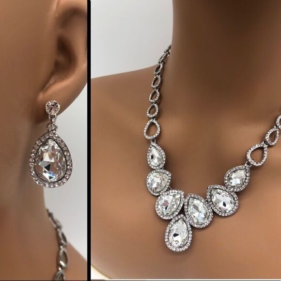 SET Formal Teardrop Clear Rhinestone necklace and earring Fancy - Picture 1 of 7